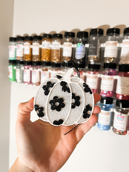 Black/white floral pumpkin
